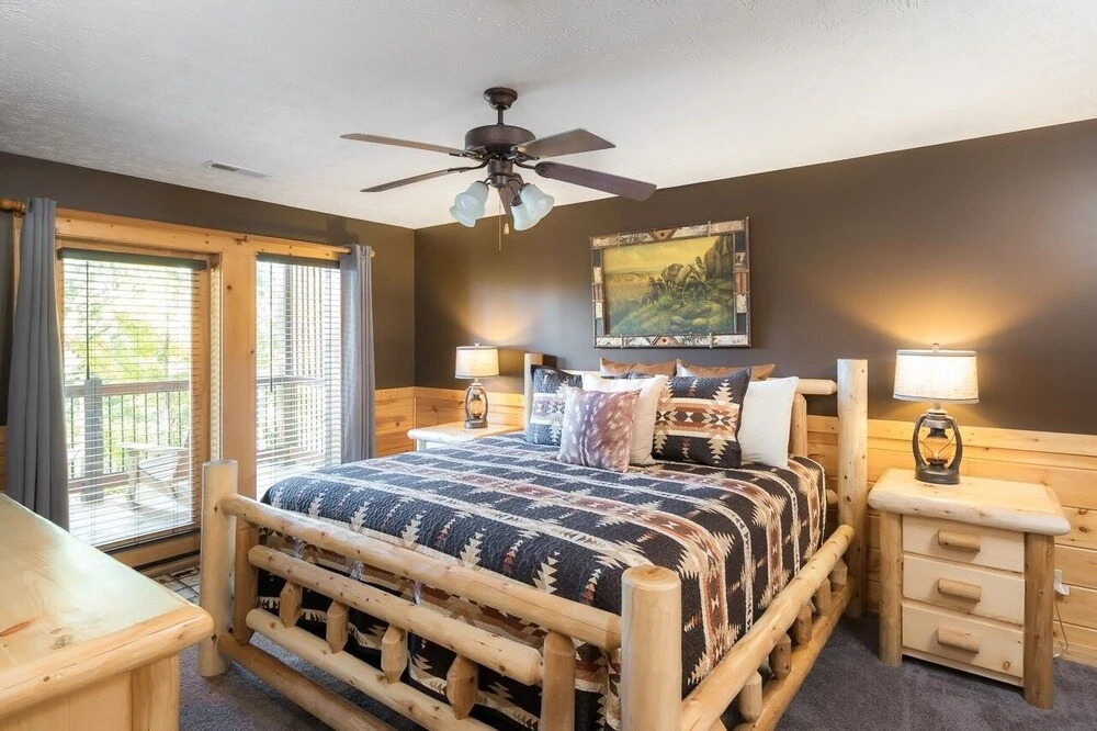 Another Day In Bearadise 4 Bedroom Home by Redawning