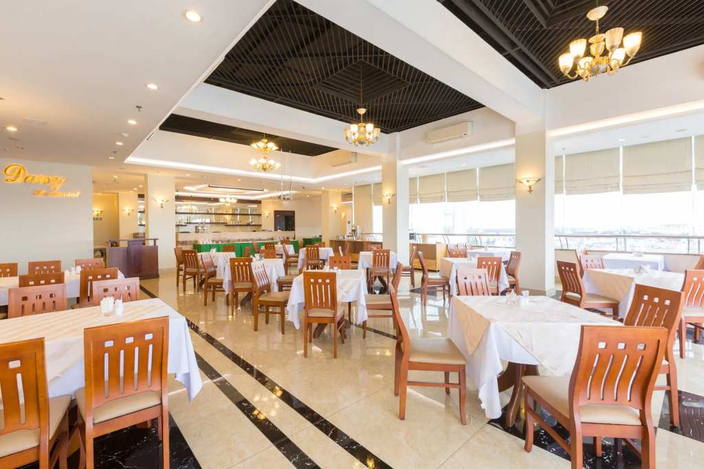 Happy Life Hotel District 7 Gần SECC