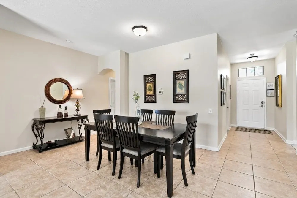4 bed Single Level Home in Windsor Palms Sleeps 8