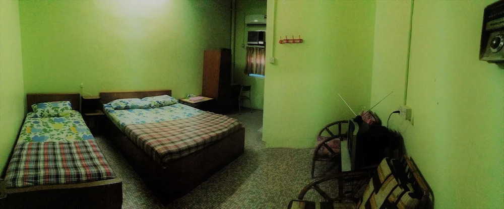 Paradise Hotel