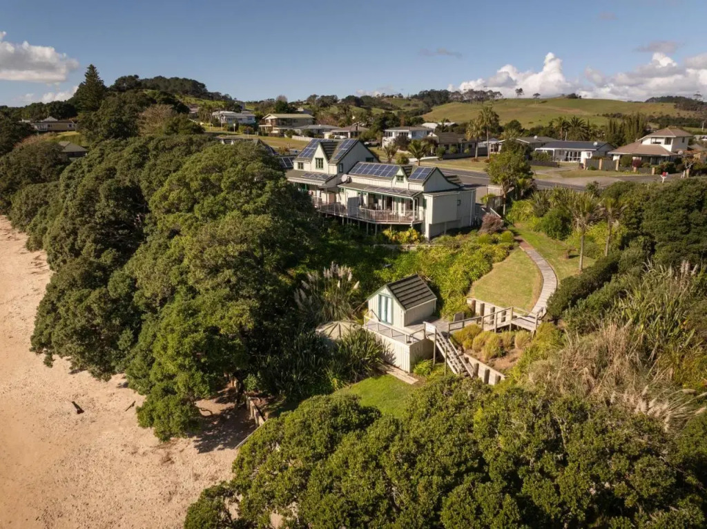 Beach Lodge
