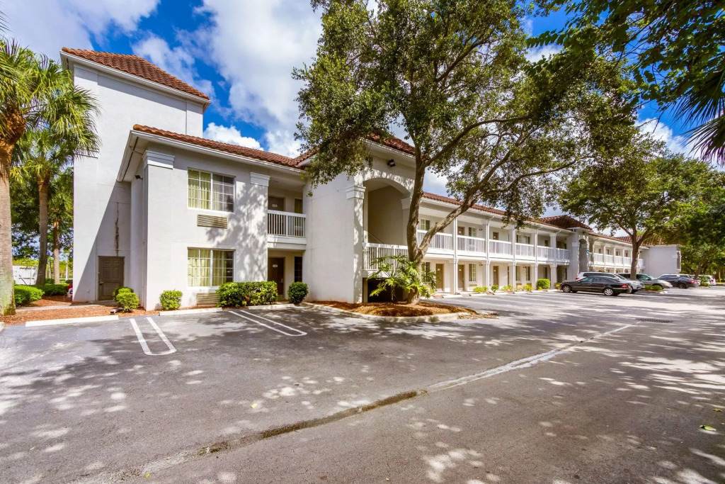 Studio 6 Extended Stay - Coral Springs, FL - Fort  Lauderdale