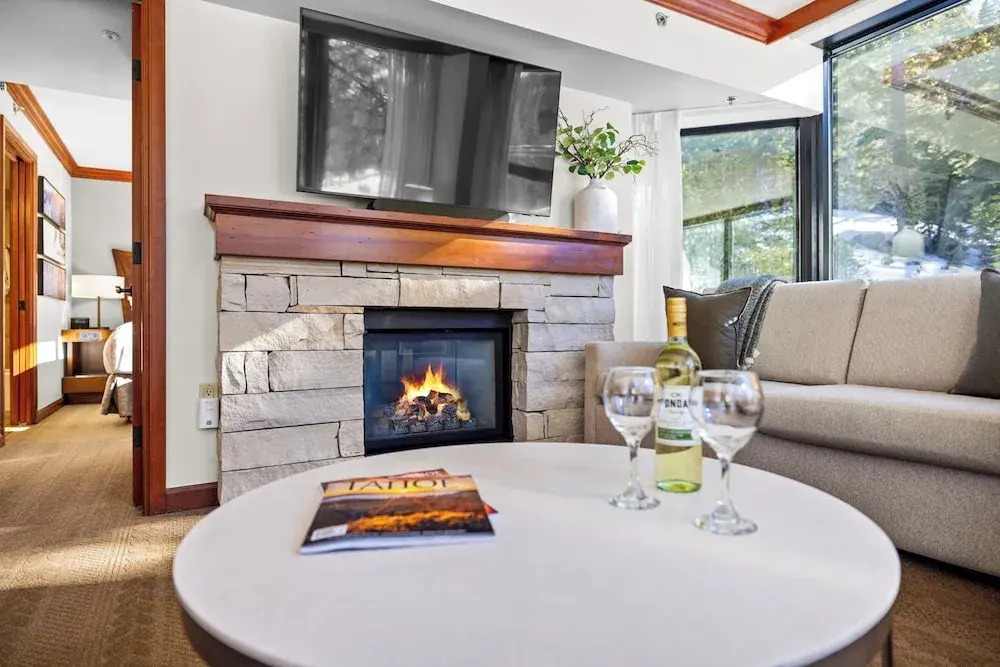 Pool, Hot Tub & Golf: Everline Resort Corner Suite