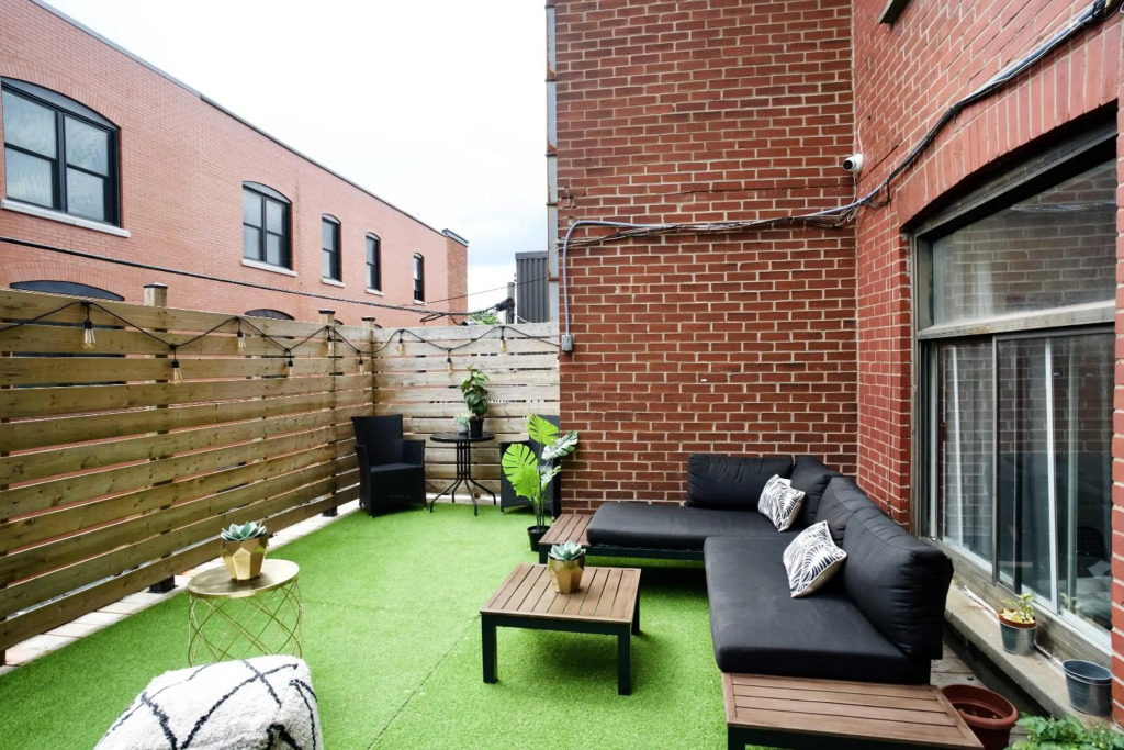 M11 Upscale 1BR Sofabed in Heart Plateau Mile-end
