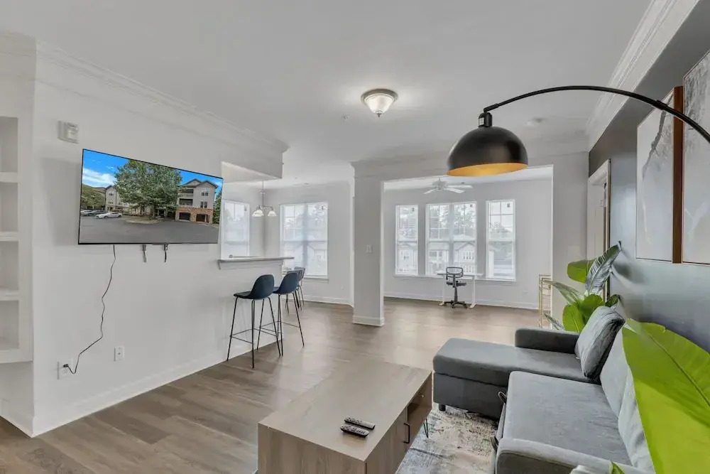 King 3BR Suite Mins to Downtown Raleigh