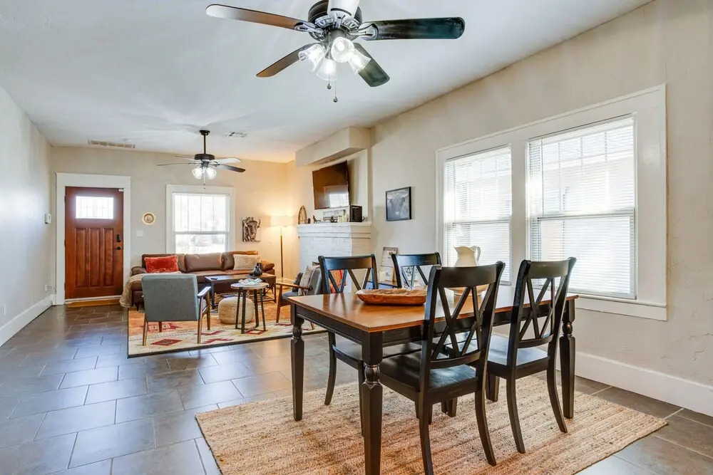 Chic Lawton Home, 5 Mins to Fort Sill