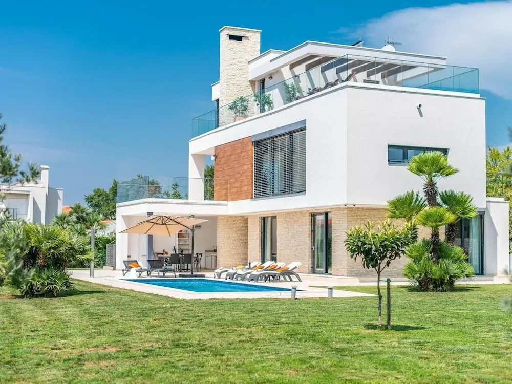 Luxury Villa With Pool and sea View