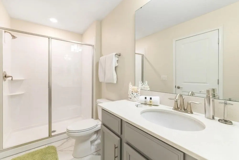 Boutique Styled 6-bed 6-bath home Pool/Spa! home