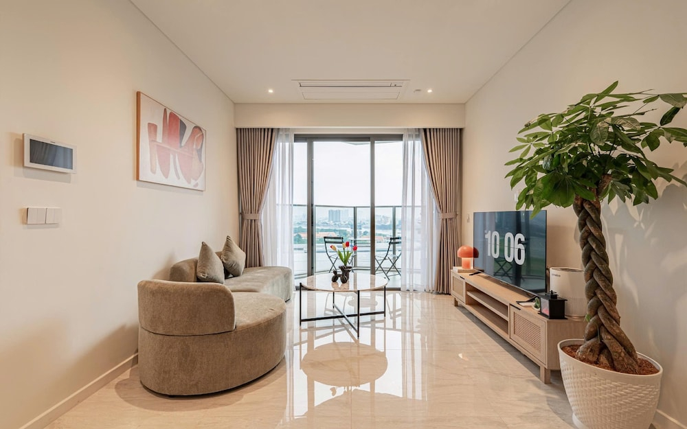 Honey The Opera Luxury Residence