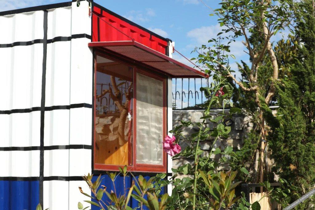 The Dalat Shelter