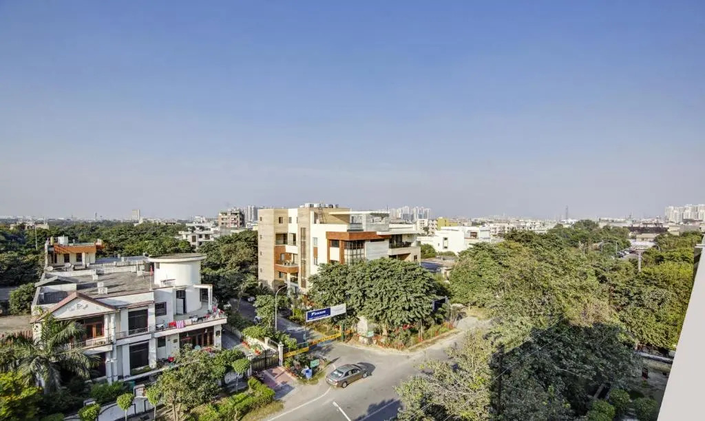Treebo Noida Grand