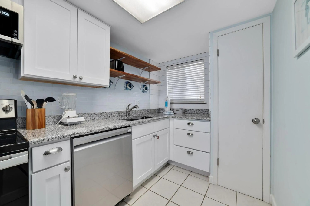 Edgewater West 73 2 Bedrooms 2 Bathrooms Condo