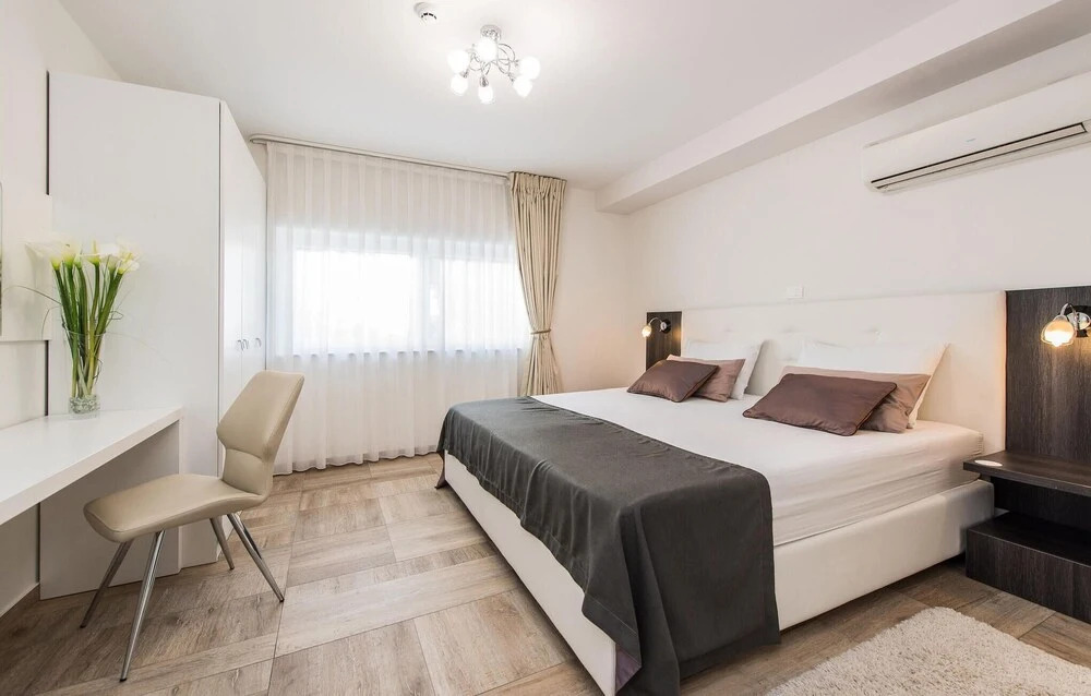 Nice Home in Novalja With Wifi and 2 Bedrooms