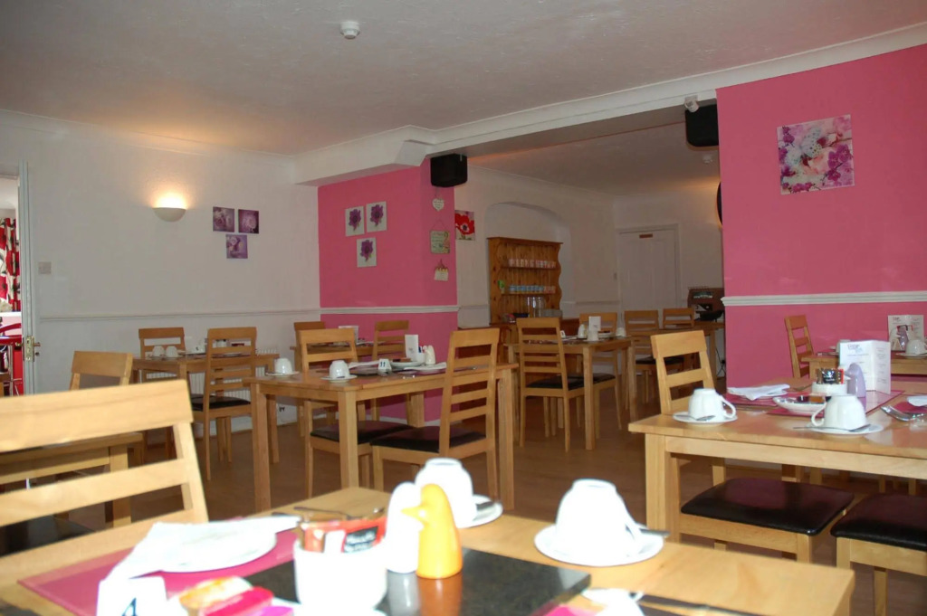 Cottage Court Hotel