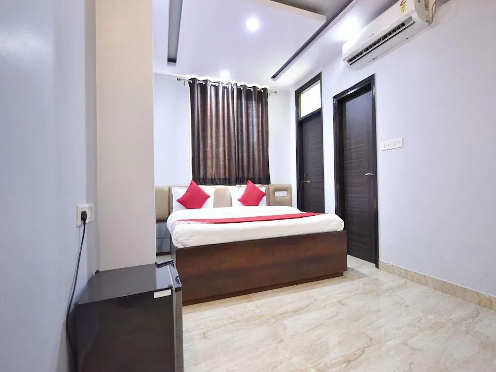 Collection O 12421 Hotel GT View
