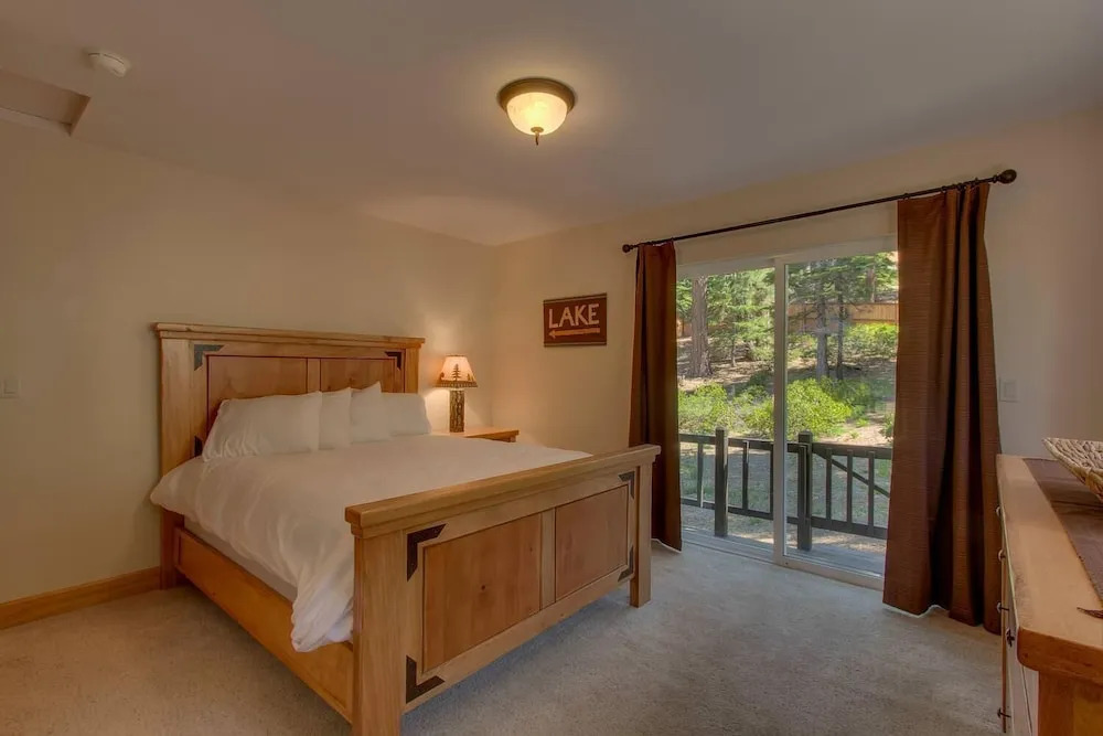 Prima Del Norte - Hot Tub, Pool Table, Arcade Game!