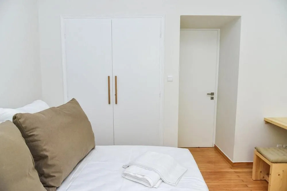 Warm and Cozy Apartment in Athens