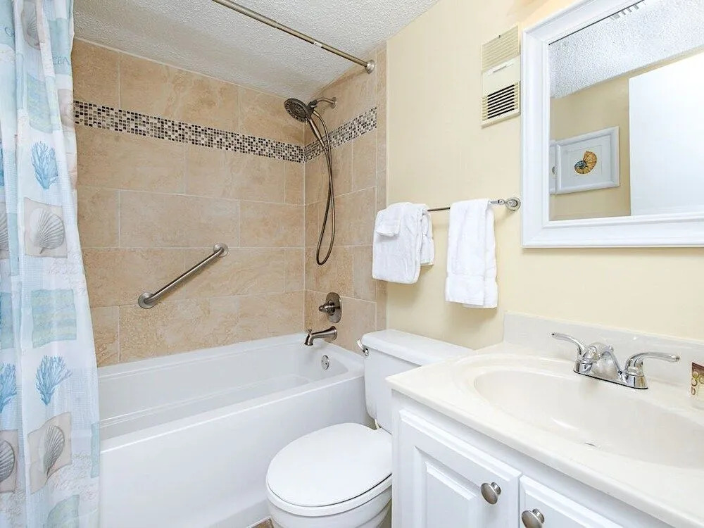 Gulf Shores Condo with Dazzling View by RedAwning