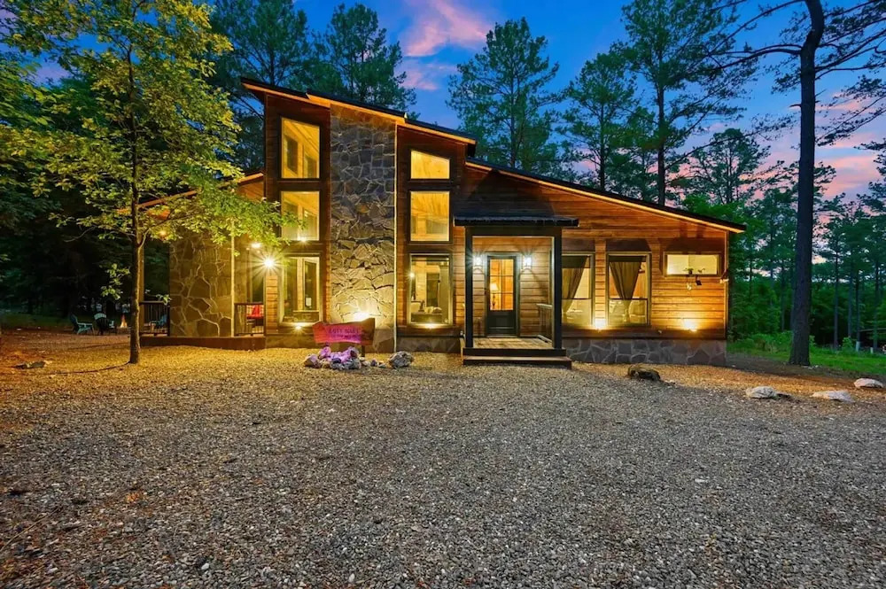 Luxury Cabin in the Woods w/ Hot Tub & Yard Games!
