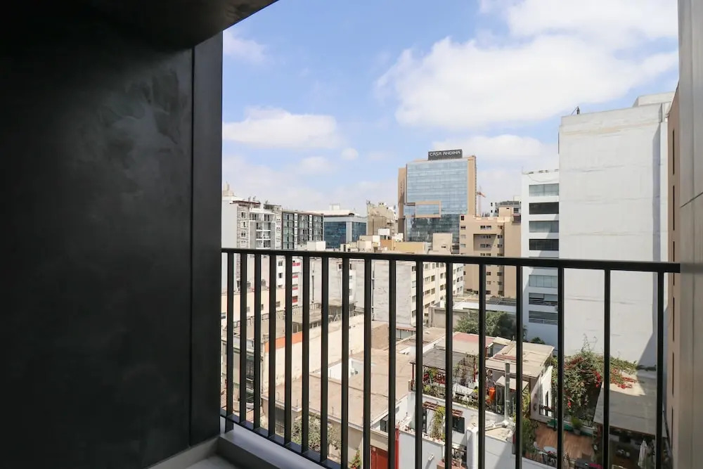 w Ethereal 2BR w Balcony in Miraflores
