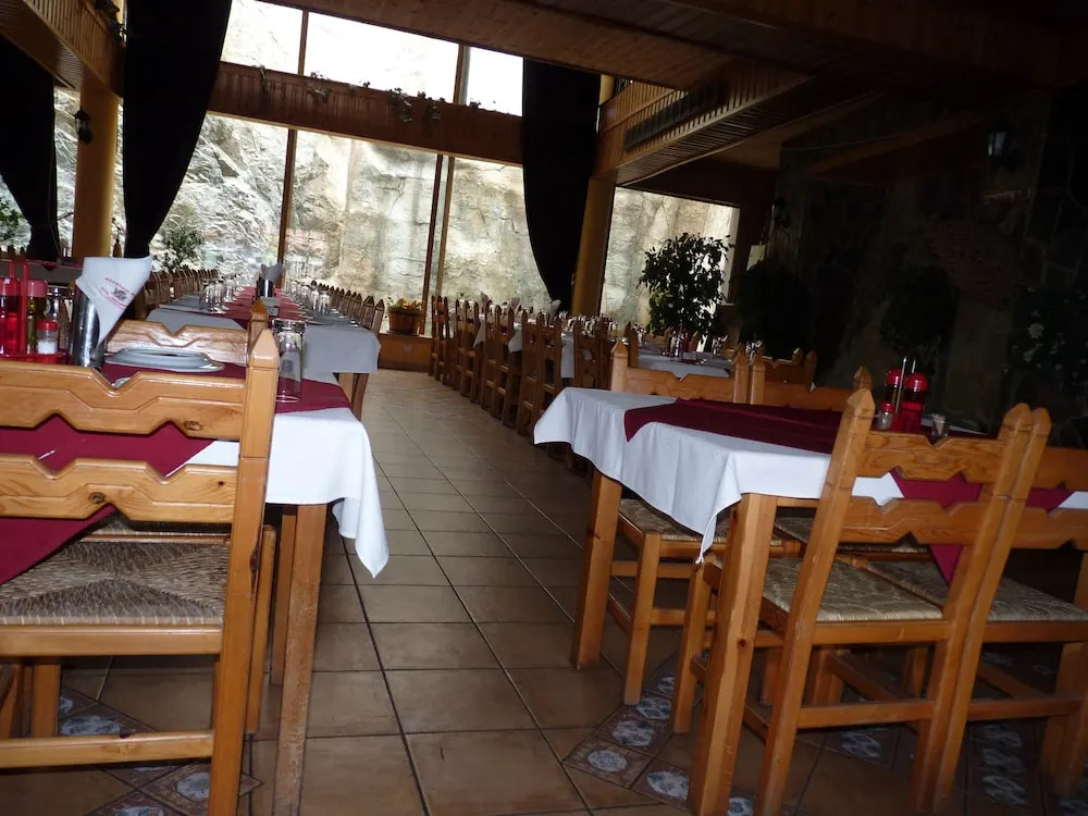 Mountain Rose Hotel & Restaurant