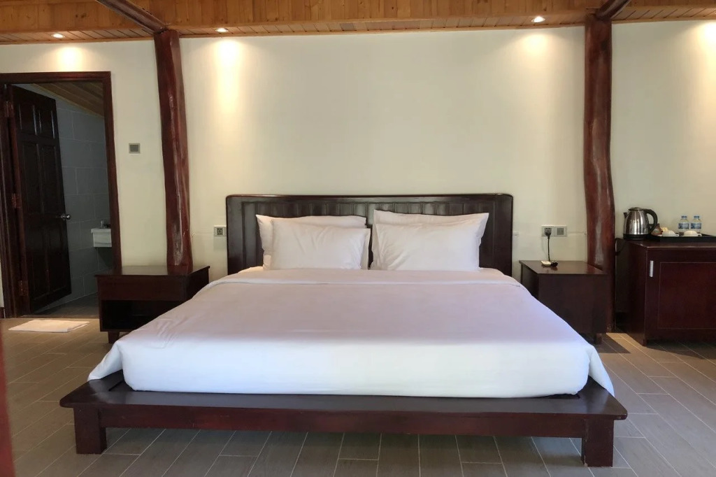 The Tahiti Beach Hotel