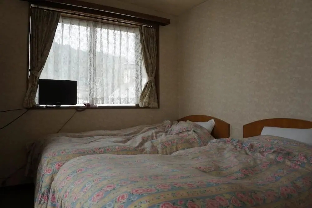 Yuzawa Hotel New Fukudaya-ski in ski out