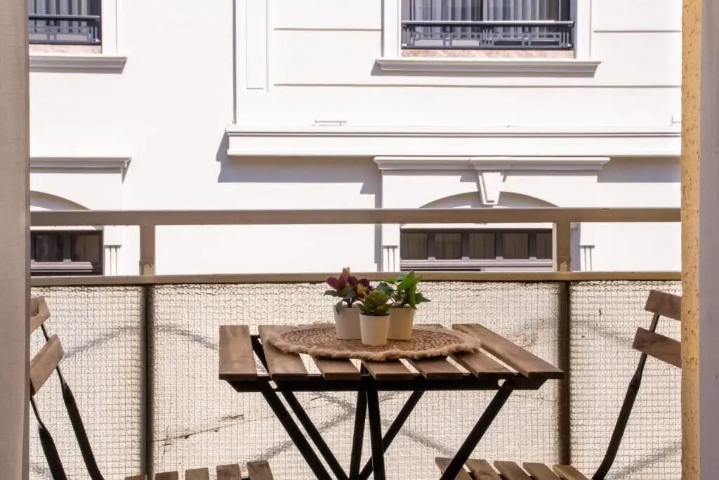 Gorgeous Flat With Balcony in Izmir Konak