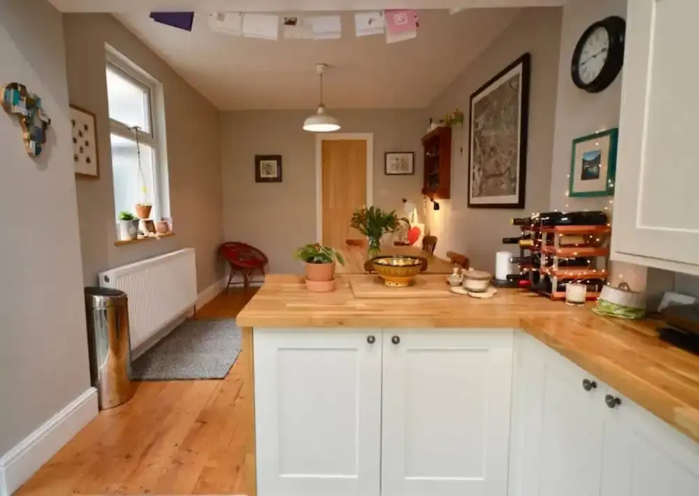 Charming Victorian 3 Bedroom House With Large Garden