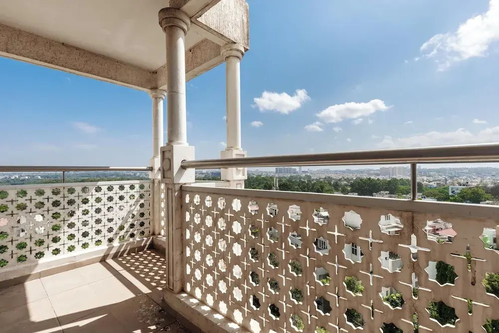 Lakeside Aerobay by Red Olive Nr Airport 3bhk