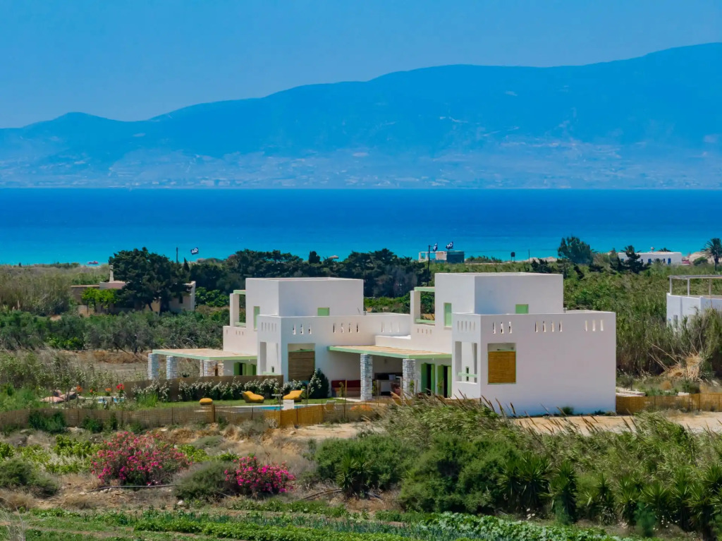 Plioni Villas With Private Pool & Suites With Hot Tub
