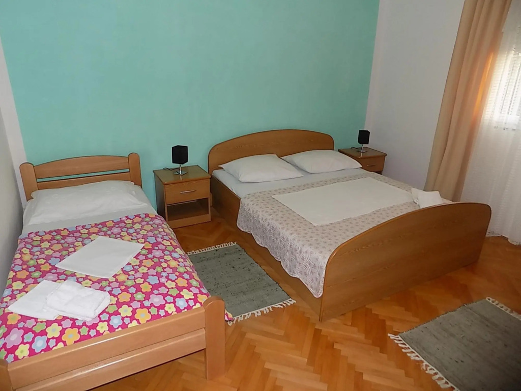 BOžICA - 30M FROM THE SEA - A1(4+1)