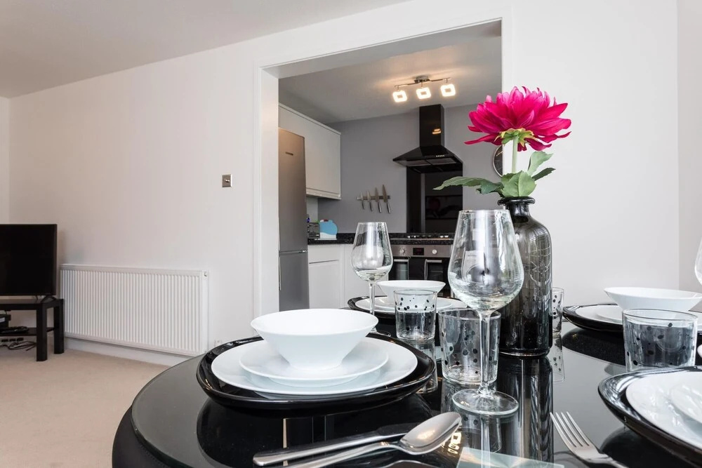 Park View- Close to East Surrey Hospital- Self Contained 2 bed