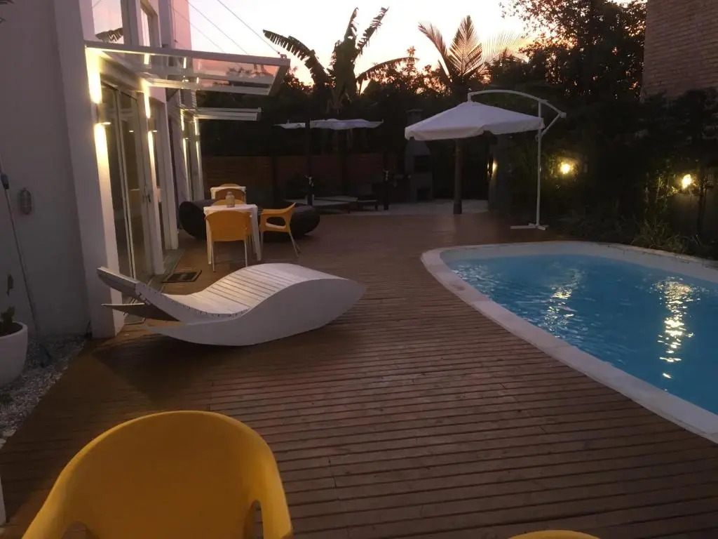 Stylish Beach House with pool