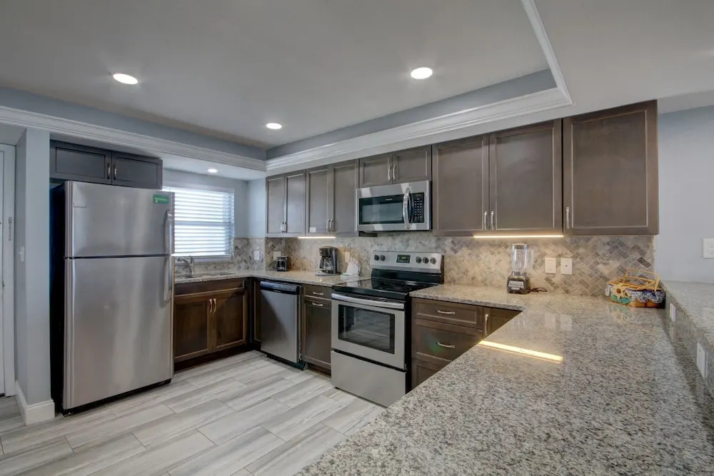 448 El Matador 2 Bedroom Condo by RedAwning