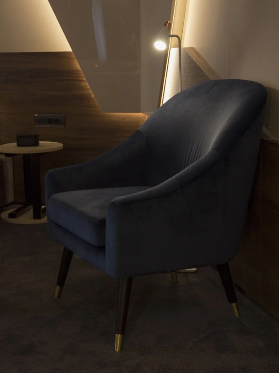 DOWNTOWN ROOMS