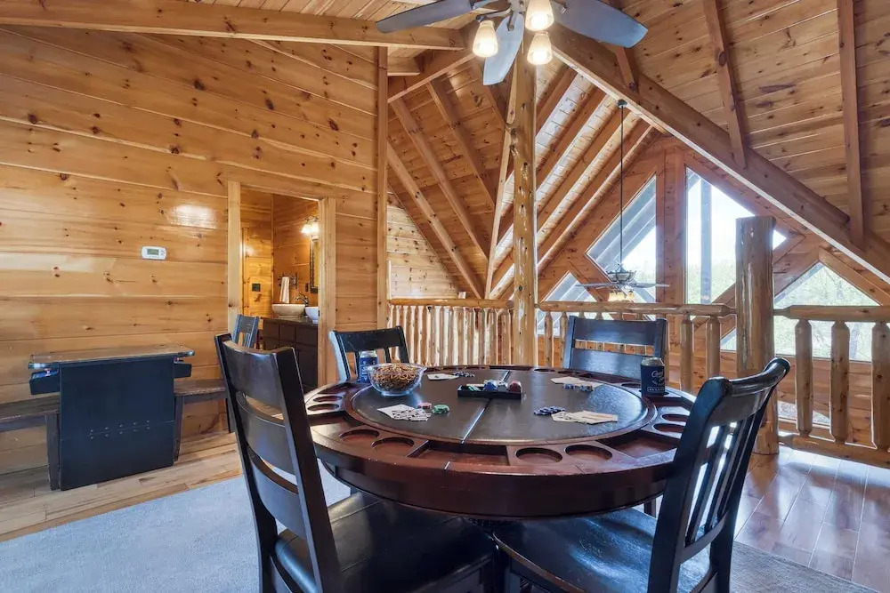 Alpine Mountain Lodge by Avantstay Sleeps 19 Luxury Cabin Game Room, Hot Tub Dollywood