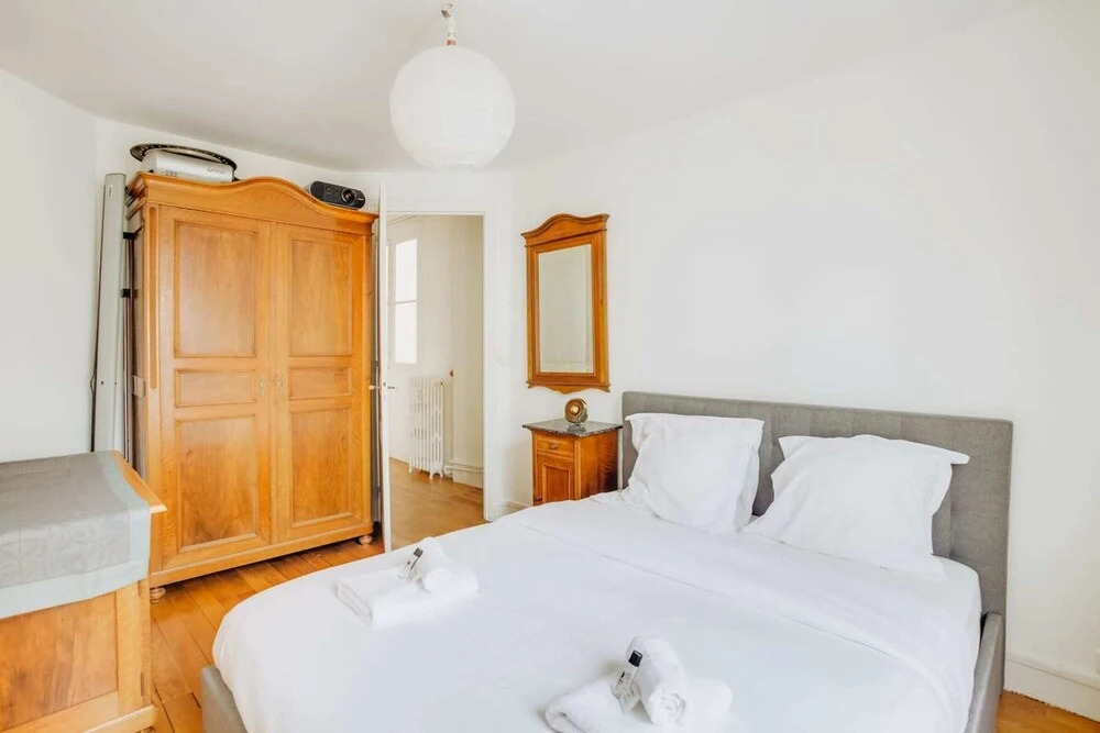 Beautiful apartment for 6 pax Near Eiffel Tower by GuestReady