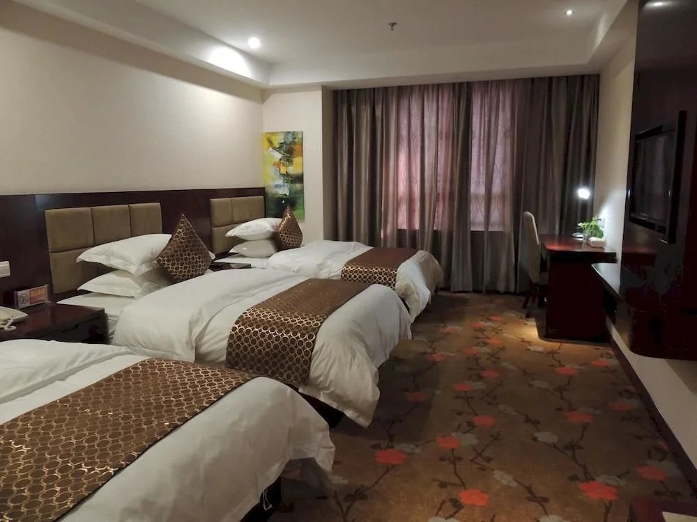 Deqing Ruijing Holiday Hotel
