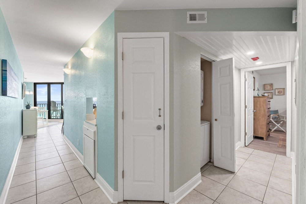 AquaVista Beach Resort by Sand Seeker Vacations
