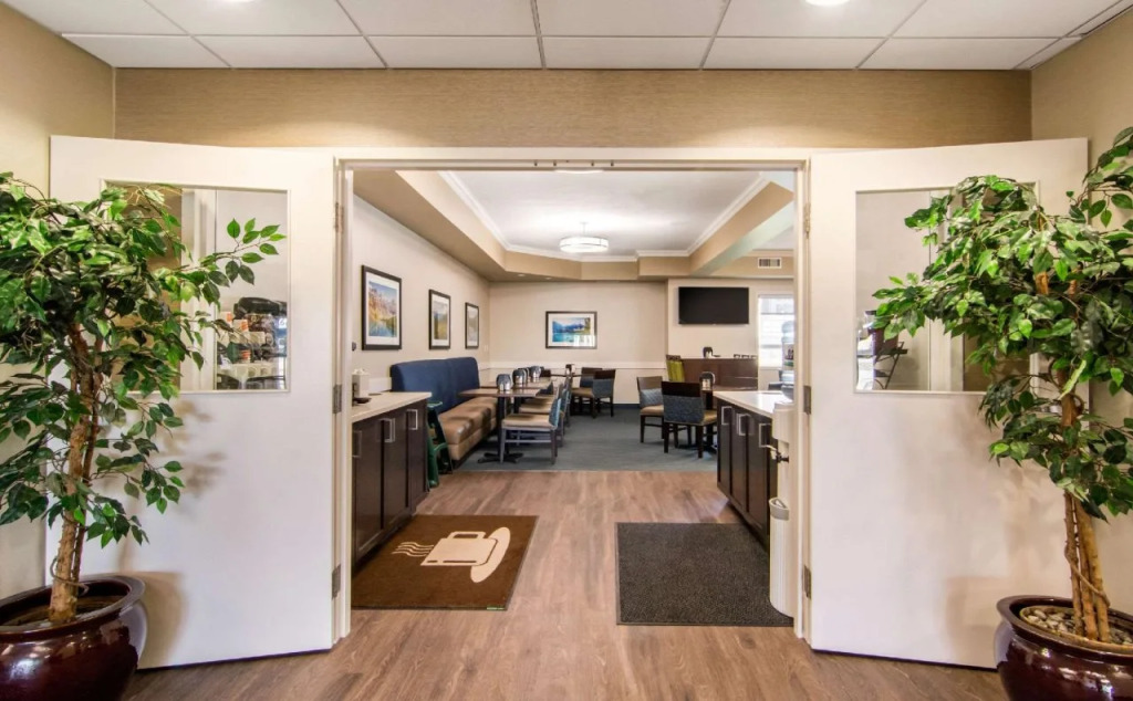 Comfort Inn & Suites