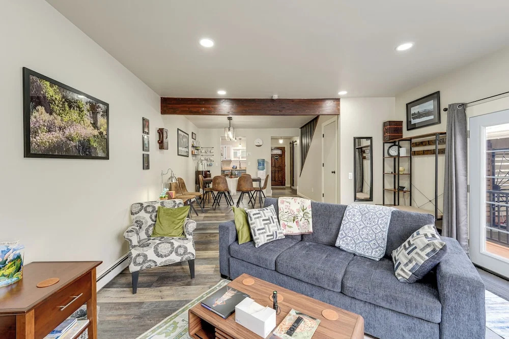Quiet Anchorage Home: Near Parks, Hikes & Airport!