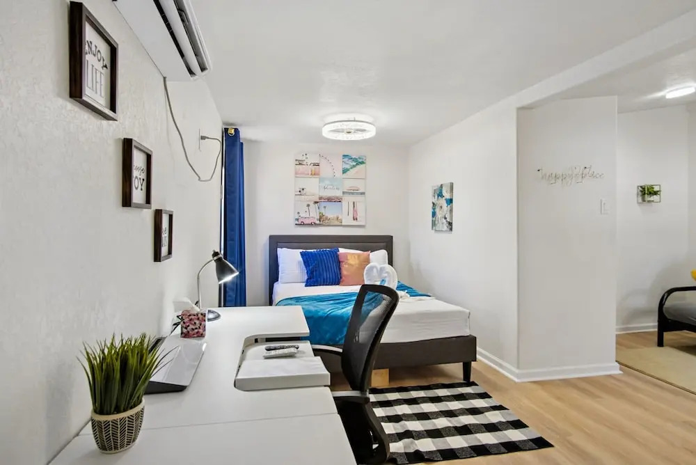 Stroll to the Dome Sleek 1BR Near Downtown