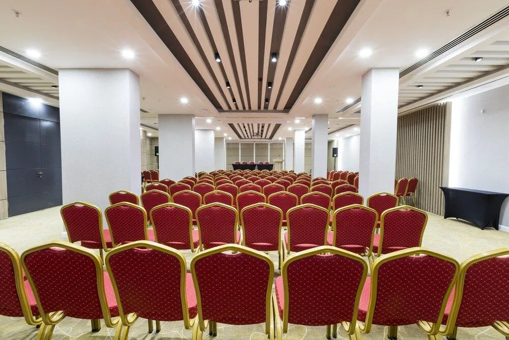 Izz Otel