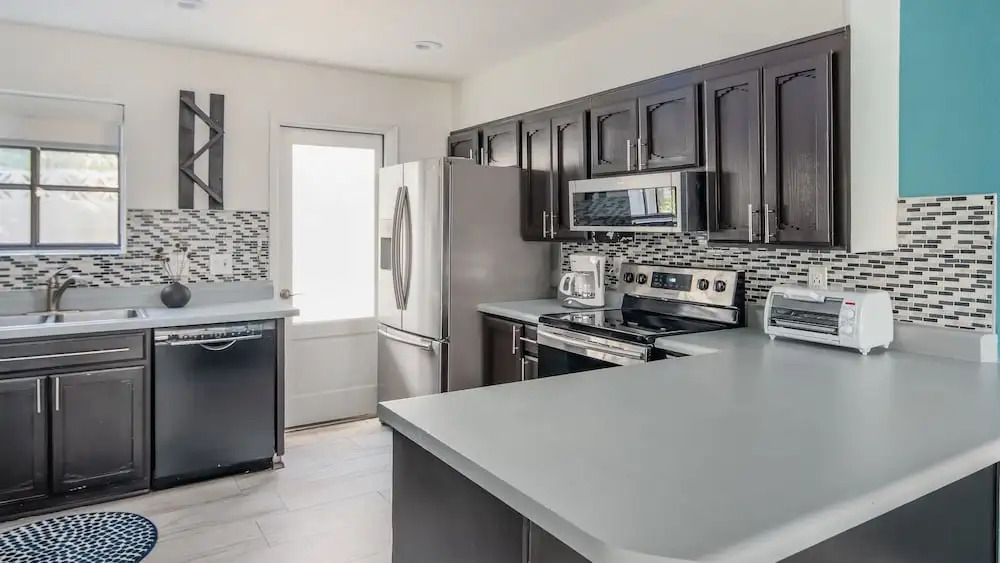 Sleek 2BR Townhome Central Phx by WanderJaunt