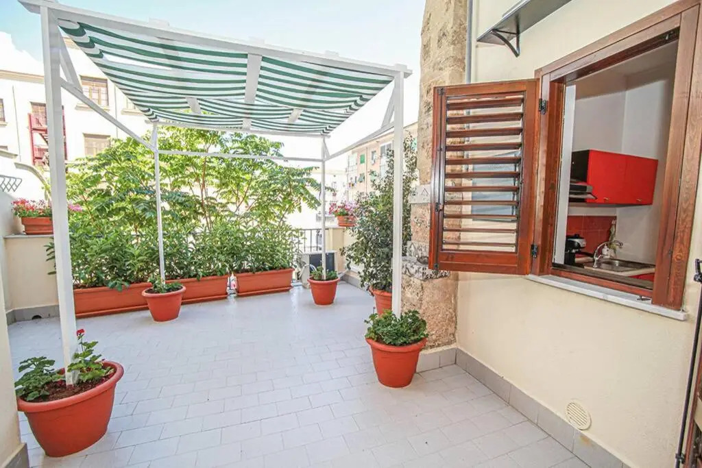 Appartamento con terrazza al centro storico.
