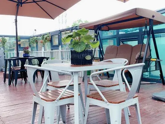Sheng 45 Youth Hotel