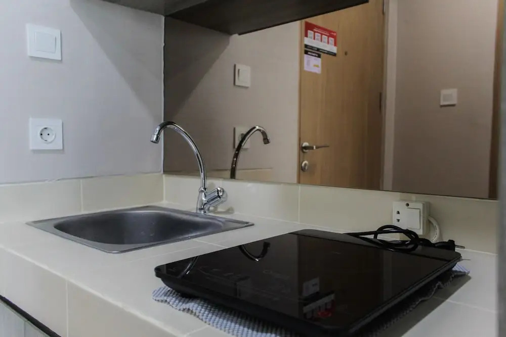Comfy and Stylish Studio Apartment at B Residence