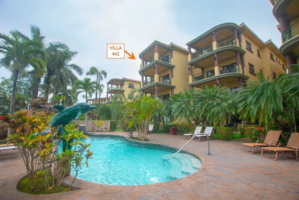 Pineapple Villa 442 condo