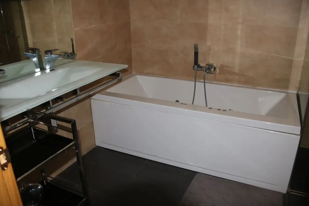 HOSTAL BURGALES